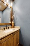 Mountain Echoes - Entry level shared bathroom